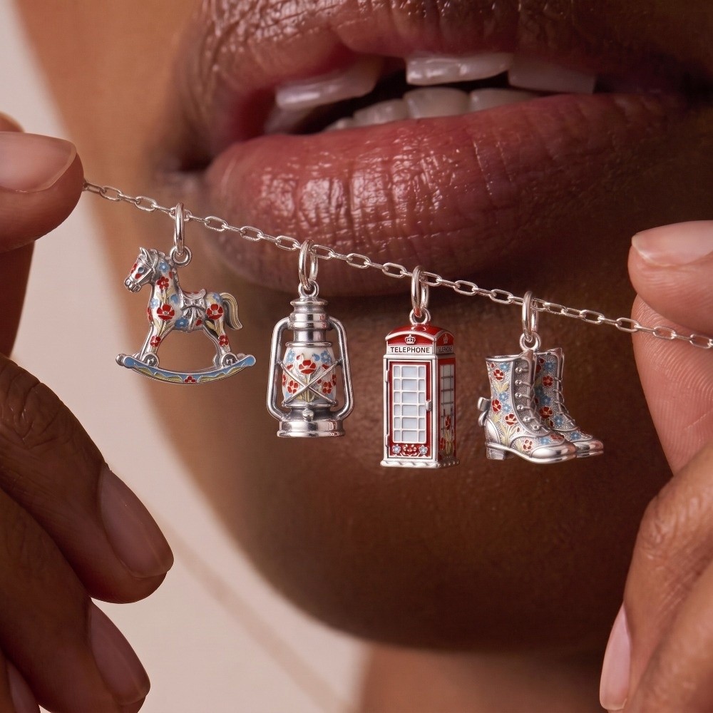 RVS cartoon hangers Brits them - Jewelry Making London recensie en prijs